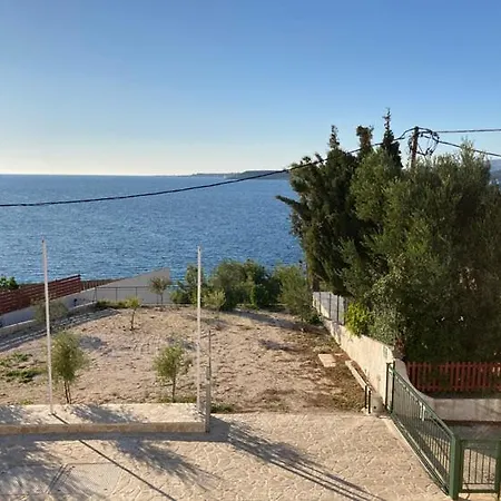 Angeliki Appartement *
